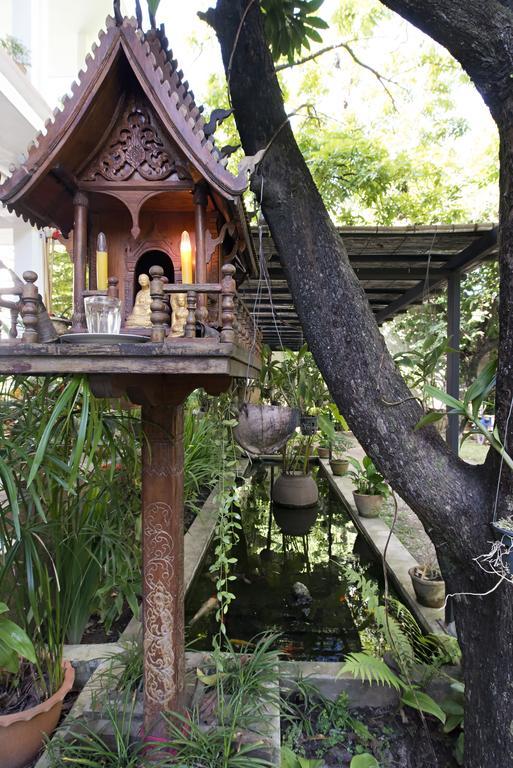 Lani'S House By The Ponds Hotel Vientiane Exterior photo