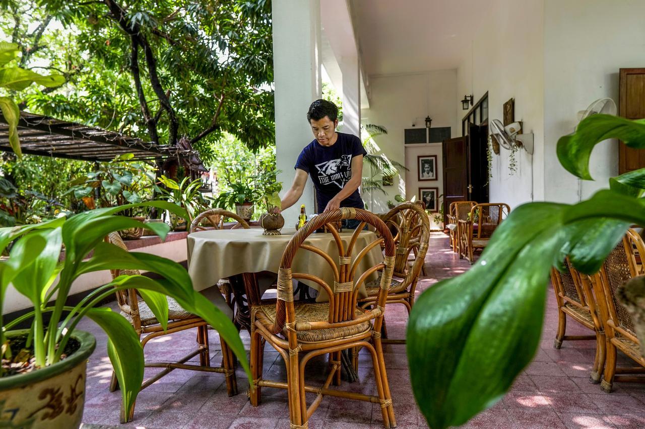 Lani'S House By The Ponds Hotel Vientiane Exterior photo
